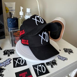 Produits dérivés The Weeknd Hat XO Tour - Casquette XO HUT 2025 brodée en 3D - inspirée des fans