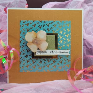 Carte d’anniversaire faite main 15x15 cm – Design chic ocre, bleu et or en relief – Carte florale avec enveloppe – Joyeux anniversaire