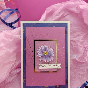 Carte d’anniversaire faite main - Format A6– Design chic bleu rose et or en relief – Carte florale avec enveloppe – Happy Birthday