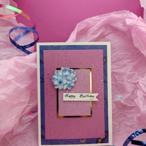 Carte d’anniversaire faite main - Format A6– Design chic bleu rose et or en relief – Carte florale avec enveloppe – Happy Birthday