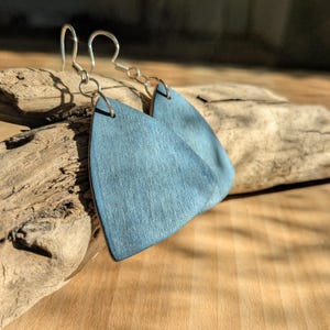 Pendientes de madera chapados en azul hechos a mano, joyería triangular Reuleaux