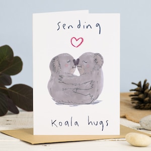 Senden von Koala Umarmungen Grußkarte, Valentinstag Liebeskarte, süße australische Tiere, Koala Küsse, Koala kuschelt, Tierwelt illustrierter Gruß