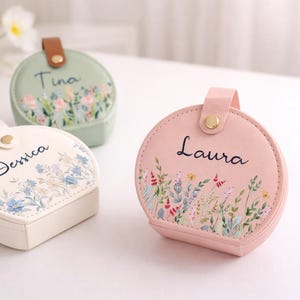 Personalisierte PU-Leder Reise Schmuckschatulle: Benutzerdefinierte Name & Geburtsblume