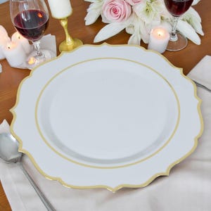 10 platos festoneados blancos y dorados: vajilla elegante de 33 cm para bodas