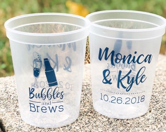 Bubbles and Brews Engagement Party Cups - Gepersonaliseerde Cups, Stadion Cups 16 oz, Paren Douche Cups, Party Cups Gunsten voor gasten