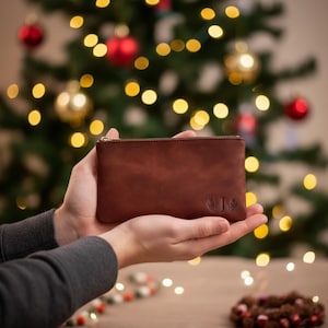 Personalized leather cosmetic bag, Leather cosmetic travel pouch, Leather zipper pouch, Leather makeup pouch for women, Leather makeup bag