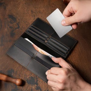 Personalized leather long wallet, Customized long wallet for men, Slim leather long wallet, Leather wallet with engraving, Bifold wallet