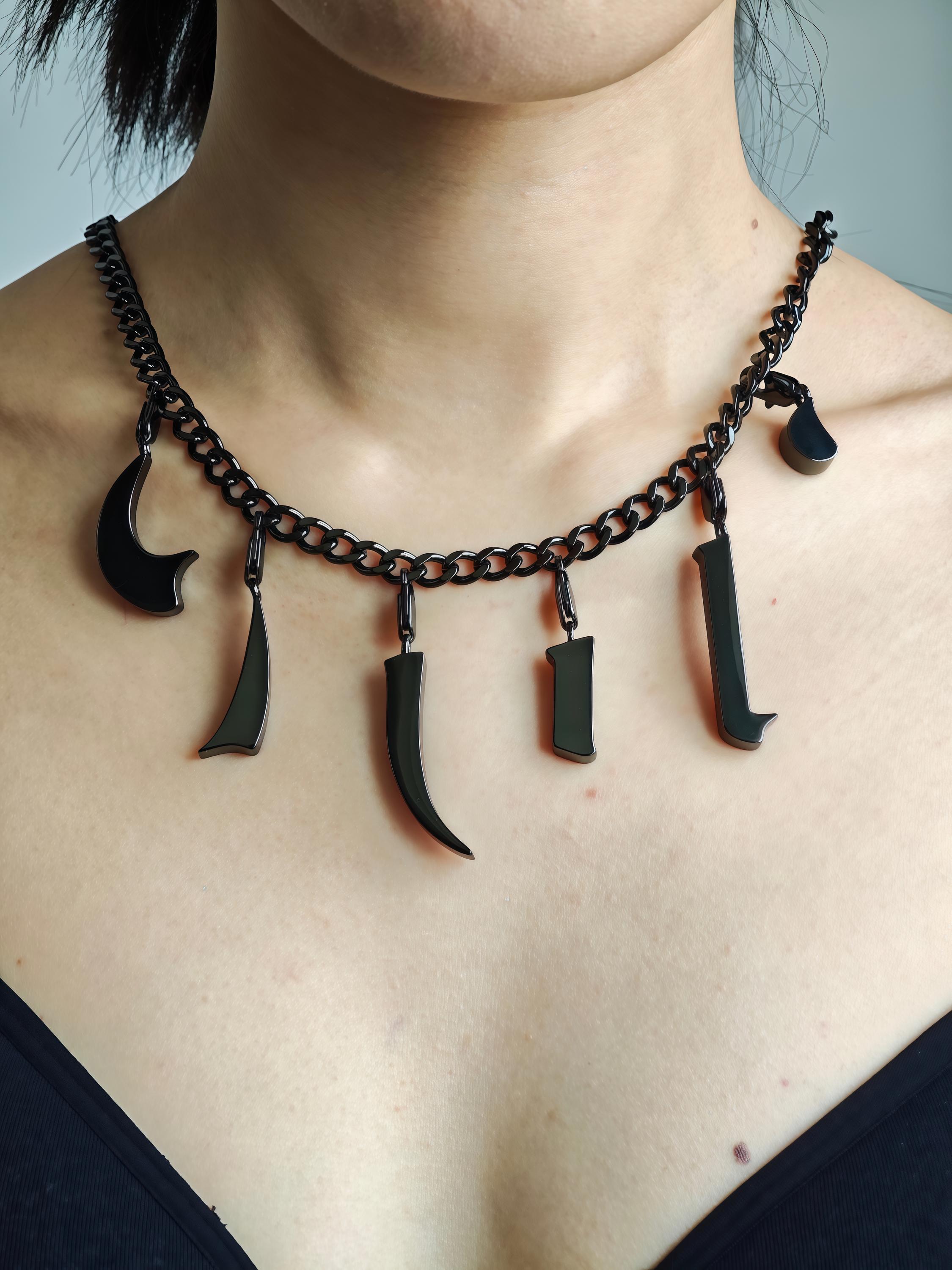 幾何学デザイン ネックレス 黒 幾何学デザイン ネックレス 黒 黄色 - メルカリ