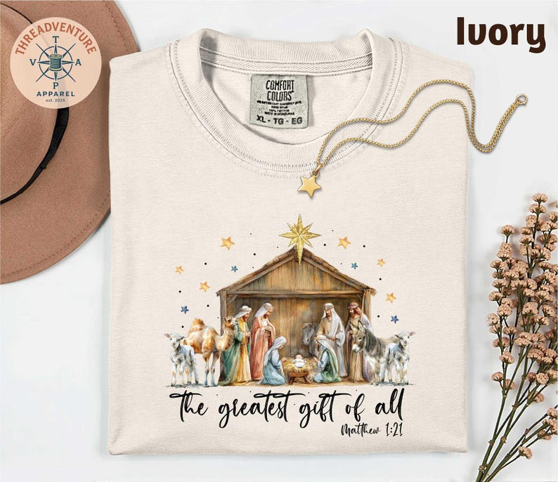 Comfort Colors® Nativity Scene T-Shirt, Christian Christmas Shirt, Greatest Gift of All Tee, Baby Jesus Shirt, Women Holiday Sweatshirt 画像 3