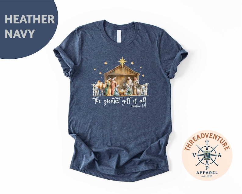 Comfort Colors® Nativity Scene T-Shirt, Christian Christmas Shirt, Greatest Gift of All Tee, Baby Jesus Shirt, Women Holiday Sweatshirt 画像 2