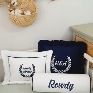 Ensemble de coussins personnalisés en coton bio pour enfants : décoration de chambre brodée
