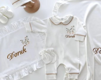 Personalized Baby Coming Home Outfit: Embroidered Cotton Set