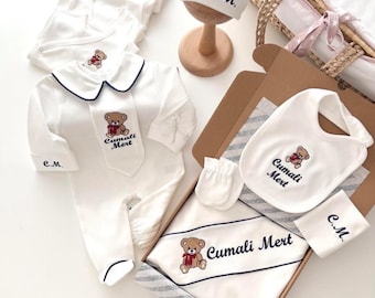 Personalized Baby Coming Home Outfit: 5-Piece Organic Cotton Set