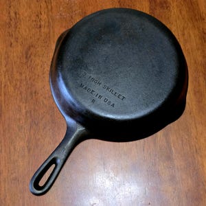 Unmarked Wagner Manufacturing Co. #6 Cast Iron Skillet – Made in USA (1)