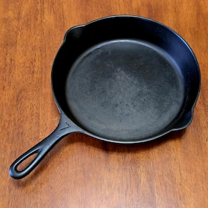 RARE 1930&#39;s Lodge #7 Single Notch Cast Iron Skillet