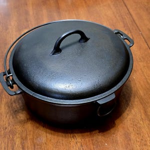 Favorite Piqua #8 Cast Iron Maslin Kettle / Dutch Oven w/Lid