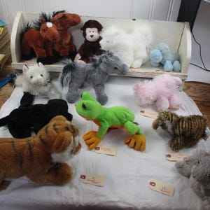 Selectie GANZ Webkinz-knuffels/pluches GEEN codes. Gebreken zijn afgebeeld
