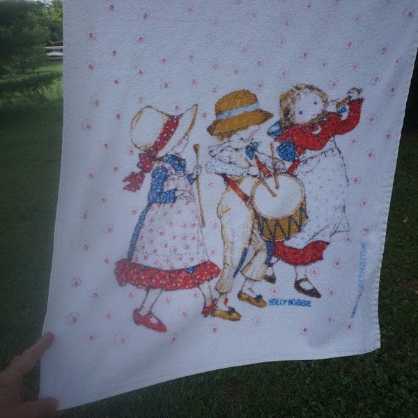 FINAL SALE Bath towel vtg bath towel Holly Hobbie and friends musical instruments fife drum majorette baton American Greetings 39 x 20"