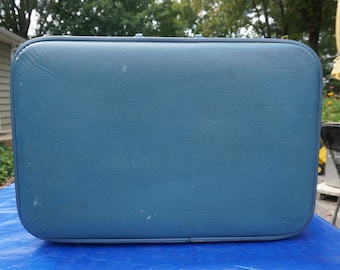 Vintage suitcase small / medium blue suitcase for travel display trade shows venues storage decor lightweight no name 20 1/2 x 13 1/2 x 5"