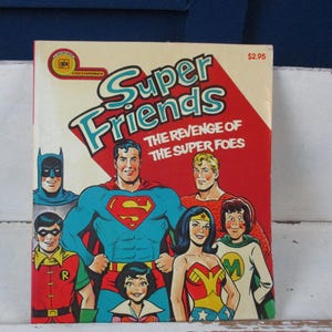 Vintage 1977 DC Comics collectible book SUPER FRIENDS The Revenge of the Super Foes