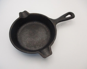 Mini Lodge Cast Iron Frying Pan or Ashtray 3" Pan USA Lodge O1AT