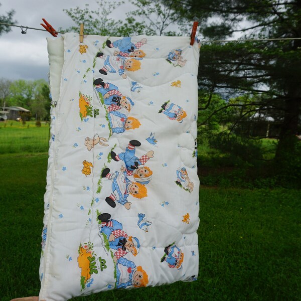 FINAL SALE Bobbs Merrill 1976 baby bag/sleeping sack/sleeping bag white with Raggedy Ann and Andy and little animals birds squirrels turtles