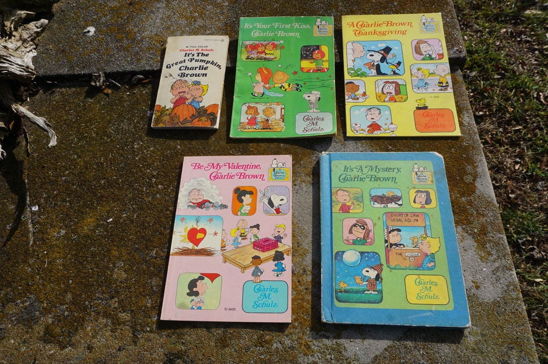 Children's Books Lot of 5 Charlie Brown Books Great Pumpkin First Kiss ...