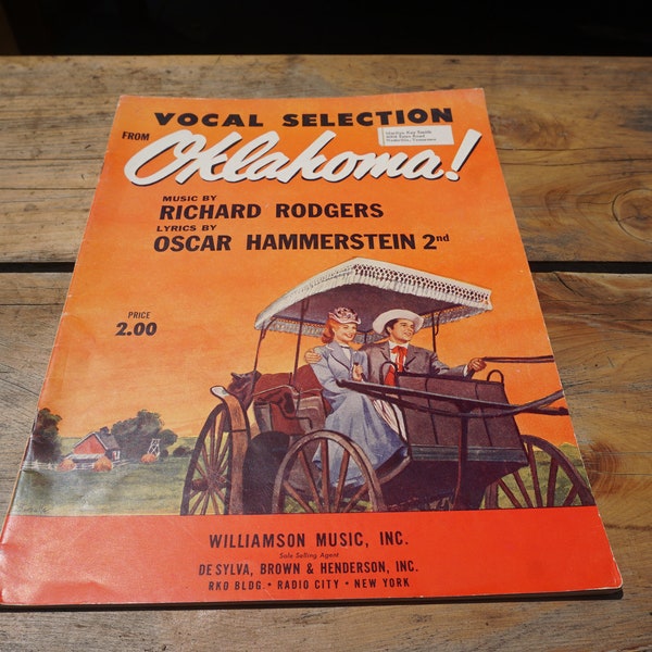 Gesangsauswahl von OKLAHOMA! Musik von Richard Rodgers Text von Oscar Hammerstein 2nd Williamson Music 32-seitiges Booklet Musik Texte 1943