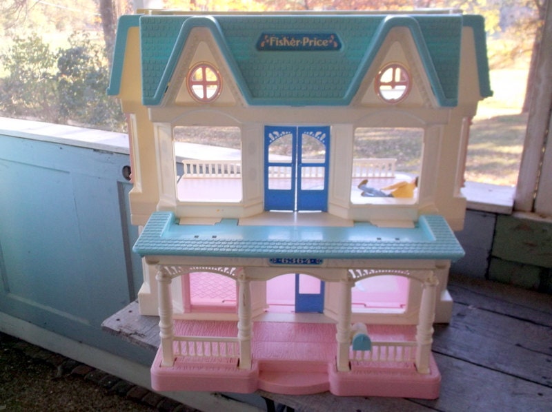 Vintage Fisher Price Loving Family Dream Dollhouse Folding Doll House