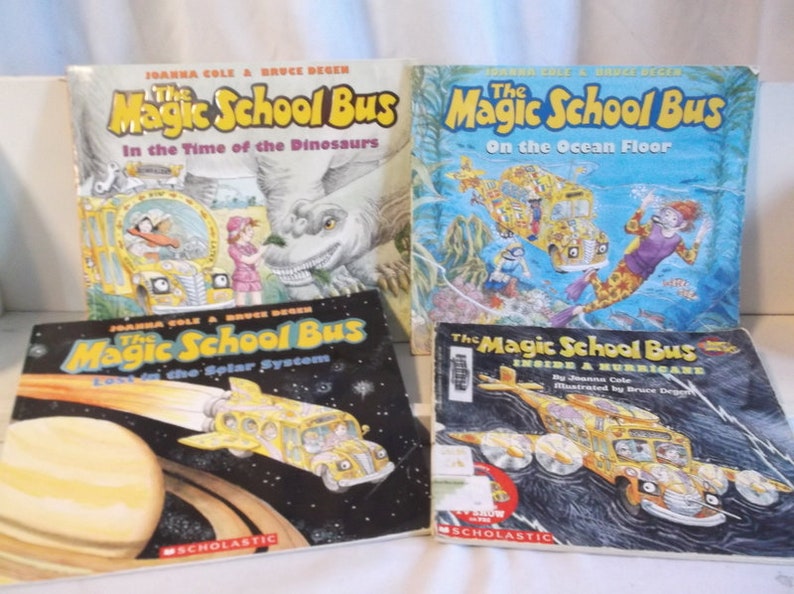 Books Vintage Lot Of 4 The Magic School Bus Books By Joanna Etsy