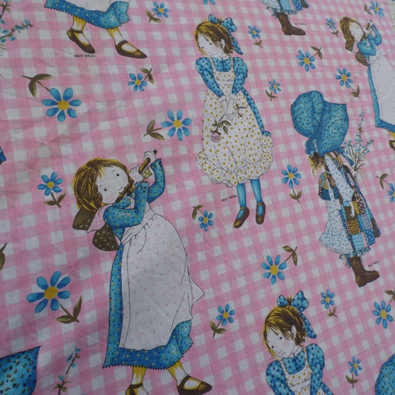Bedspread Holly Hobbie Vintage Twin In Pink And White Checks With 12 Girls Flowers Blues Whites Yellow - Holly Hobbie Bedding Bedspread Holly Hobbie Vintage Twin In Pink And White Checks With 12 Girls Flowers Blues Whites Yellow - Holly Hobbie Bedding