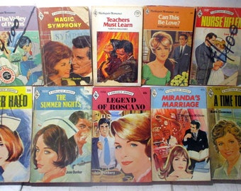 Vintage 1970&#39;s 1980&#39;s Lots of 10 Colorful HARLEQUIN ROMANCE books buy 1 lot or all 5 Sequential order all lots are unique Estate Collection