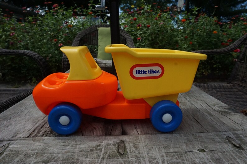 little tikes dump truck ride on