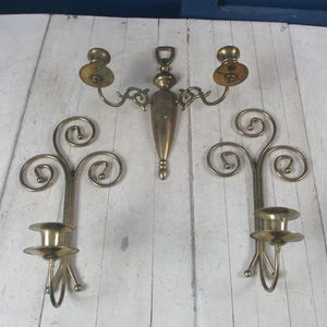 Lote único vintage de 3 apliques de pared para velas, candelabros grandes de latón, candelabros de pared, par combinado, sostienen 1 vela cada uno, el otro sostiene 2