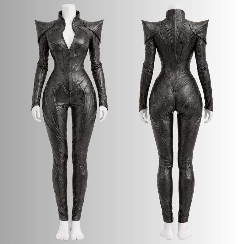 Halloween gothic leather bodysuit outfit

Futuristic warrior leather catsuit design