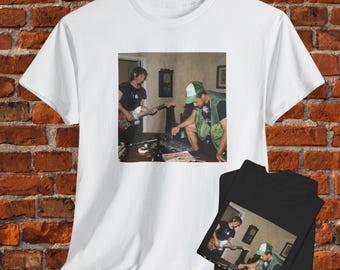 Camiseta de Mk.gee y Dijon Band, merchandising de Dijon, camiseta de Mk.gee, merchandising de conciertos, camiseta de gira, camiseta de guitarra musical