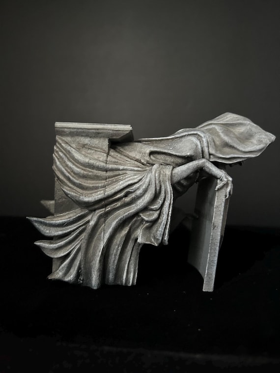 Gothic Batman Justice League Diorama Mafex 1/12 Figures. - Etsy