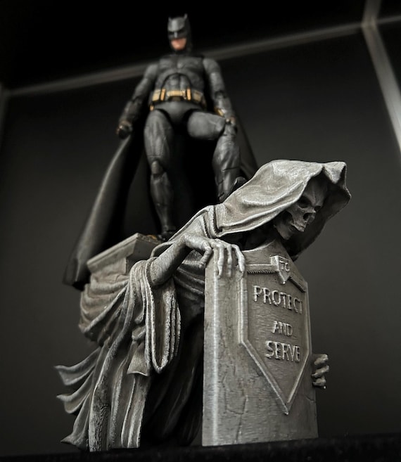 Gothic Batman Justice League Diorama Mafex 1/12 Figures. - Etsy