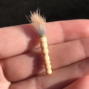 OOAK 1:16 Dollhouse Miniature Hand-Carved Apple Wood Duster with Rabbit Fur for Sylvanian Critters (Green)