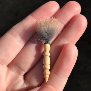 OOAK 1:16 Dollhouse Miniature Hand-Carved Apple Wood Duster with Rabbit Fur for Sylvanian Critters (Navy)