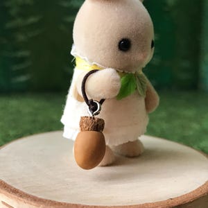 OOAK 1:16 Dollhouse Miniature Hand-Carved Cherry Pit Bag/Purse/Clutch with Sunstone for Sylvanian Critters