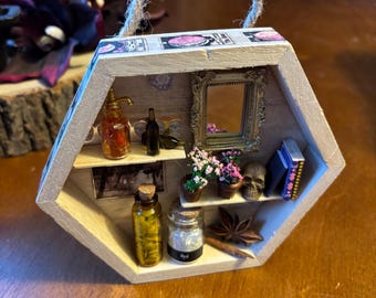 Mini apothecary