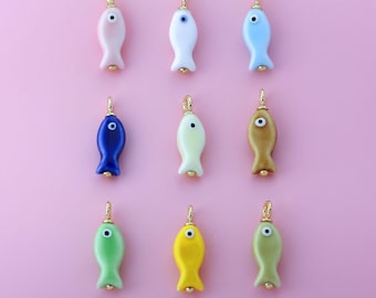 Bunter keramischer Fisch-Anhänger, einfache handgemachte Malerei-Porzellan-Fisch-kleine Charme für Ohrringe-Halsketten-Armband-DIY Schmuckherstellungs-Versorgungsmaterial