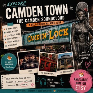 Op de afbeelding: Promotieposter voor een wandeltocht door Camden Town, met de Camden Lock-brug, het Amy Winehouse-beeld en afbeeldingen van KOKO, The Dublin Castle en The Roundhouse. Tekst bevat "Explore Camden Town" en "Available now on Etsy."