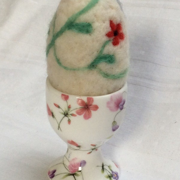 Floral Needlefelted Wool Egg and China Egg cup. White Floral Egg. Home Decor. Collectors Egg. Easter Egg. Mother's Day. Needlefelt Wool Egg