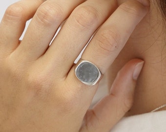 Silver signet ring, blackened silver ring, black signet, pinky ring for man, signet ring for woman, gift for man, unique signet ring