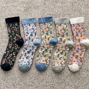 Calcetines florales transparentes para mujer, estilo coreano, de malla transparente, lindos, de verano, transpirables, con estampado floral.