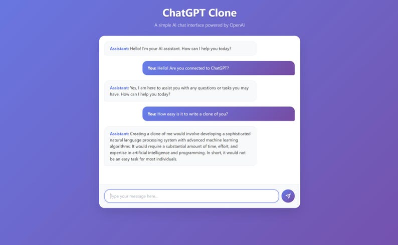 Pu&ograve; includere: Interfaccia digitale "ChatGPT Clone" su sfondo viola sfumato. L'interfaccia mostra una conversazione in chat con un assistente AI. Il testo include domande e risposte sulle capacit&agrave; e la clonazione dell'IA.