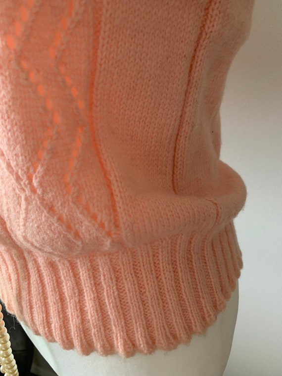 Vintage 60s Hand Knit Pastel Peach Sleeveless She… - image 5