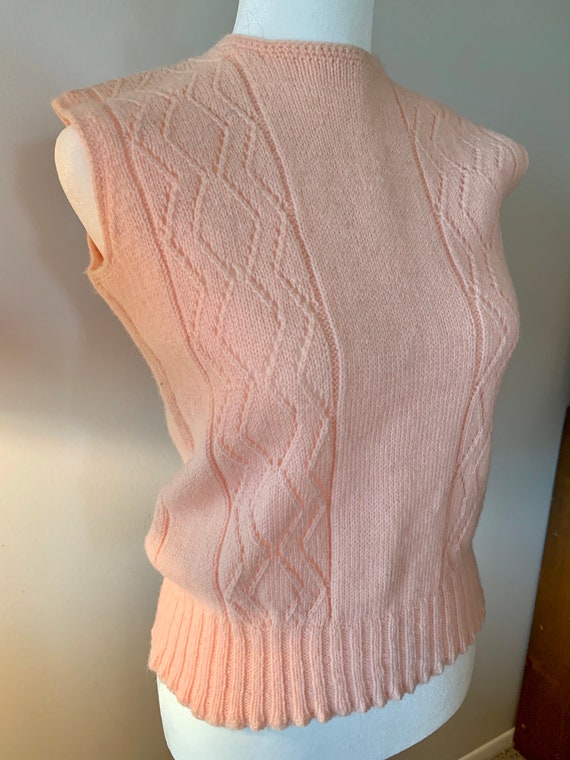 Vintage 60s Hand Knit Pastel Peach Sleeveless She… - image 2